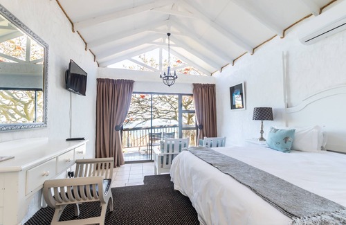 Herolds Bay Hotel | Dutton's Cove Guesthouse