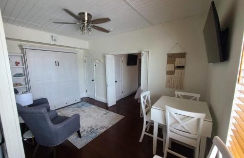Downtown Apartment | Duval Street Suite w parking and heated pool