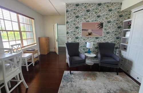 Downtown Apartment | Duval Street Suite w parking and heated pool