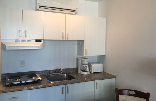 Hull Apartment | Duvernay Studios and Suites