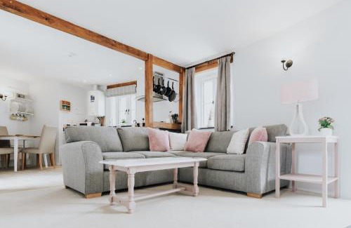 Holsworthy House | Dux Farm Retreat - 2 bed dog friendly cottage, near Bude