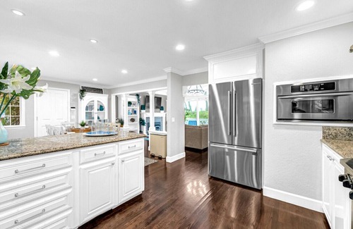 Aptos House | DV · Private Pool Villa for family getaways