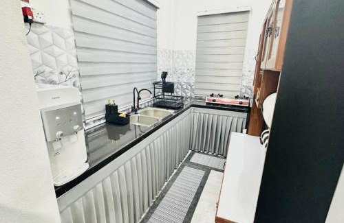 Peringat House | DVillage Homestay Kelantan Kota Bharu Free Wifi Bilik Aircond