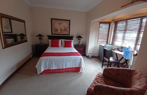 Emalahleni House | Dvine Guesthouse Witbank