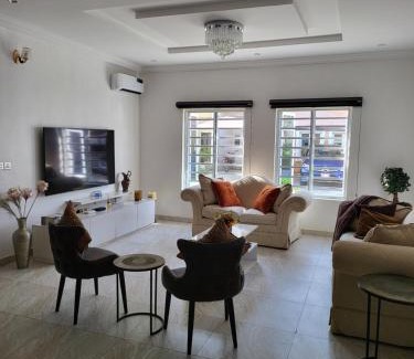 Ikeja House | Dvyne Lux Home - Off Ikeja