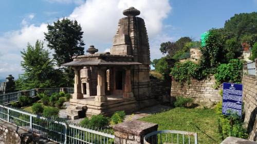 Majkhali House | Dwarahat Village Farmstay- Babaji's Cave