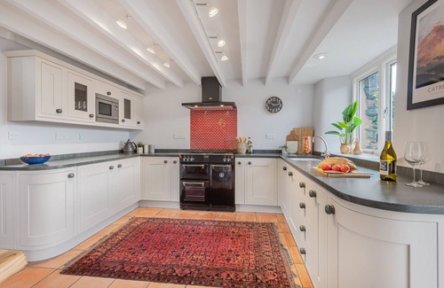 Ambleside House | Dwarf Hall - central Ambleside