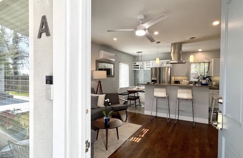 Sunset Park Cottage | Dwell Art Gallery Home ~ Cozy Cottage Santa Monica