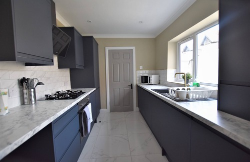 Sunderland House | Dwell Living Central 3BD Cosy home