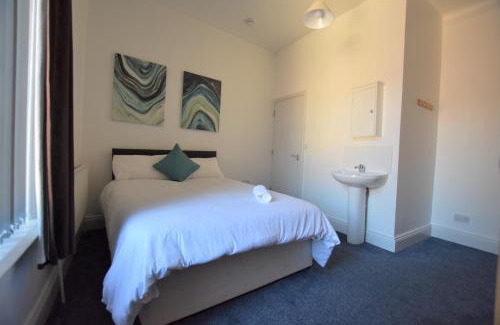 Sunderland House | Dwell Living Central 5 Bd, Sleeps 10
