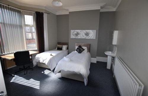 Sunderland House | Dwell Living Central 5 Bd, Sleeps 10