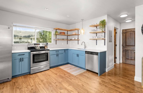 Carbondale Apartment | Dwell Well on Main | Downtown Deck, Pups Welcome