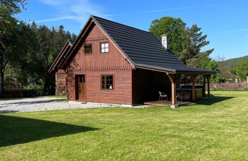 Ujsoy House | Dwie Lipy Domy Wakacyjne