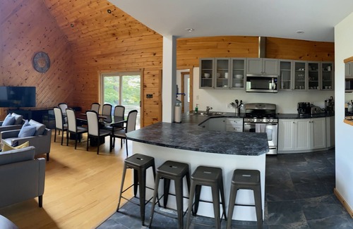 Dwight House | Dwight Beach - Modern 4 bedroom and 3.5 bathroom lakeside cottage