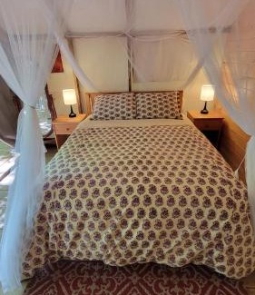Dwight Hotel | Dwight Riverside Inn