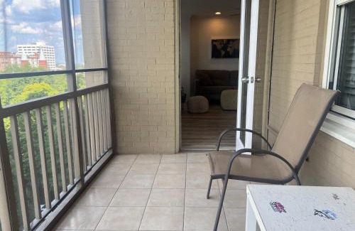 Downtown Atlanta House | Dwntwn Condo Walk To Americmartaquarium, Sleep 3