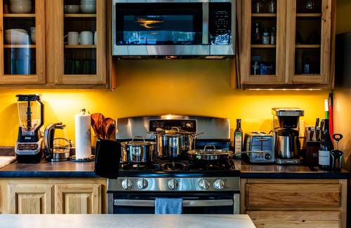 Old North End House | Dwntwn w/Prvt Rooftop, Soaking Tub, EV Charger