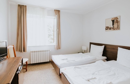 Kokoszki Hotel | Dworek Pani Walewska