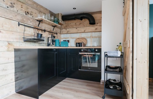 Bethania Cabin | Dyffryn Ceri - luxury converted shipping container