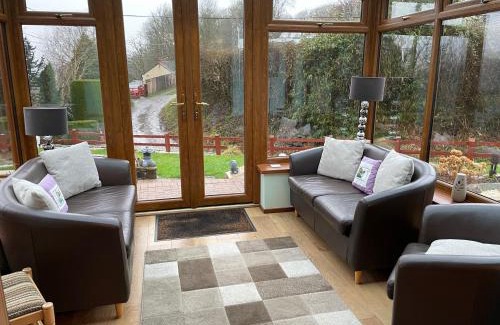Saint Clears House | Dyffryn Taf - spacious 3 bedroom bungalow close to amenities