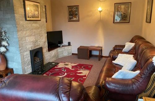 Saint Clears House | Dyffryn Taf - spacious 3 bedroom bungalow close to amenities
