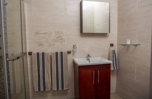 Durban North House | Dyna Guest House: room 1