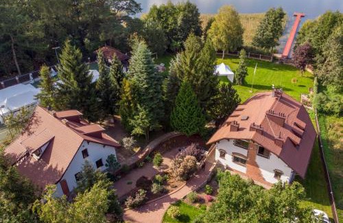 Sorkwity Villa | Dzikie Historie Młynik