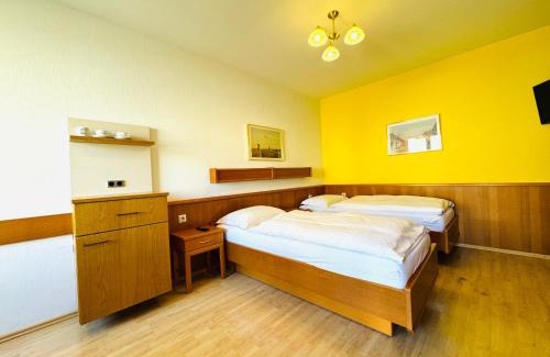 Favoriten House | E&C Pension Rooms