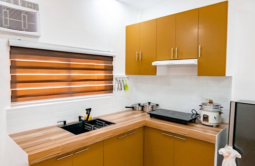 Dumaguete Apartment | E&C Tourist Inn near City Mall. Pet-Friendly!