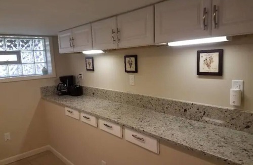 Maxwell Apartment | E Nashville*1/2 Block to 5Points*Eat/Drink*1BR/1BA