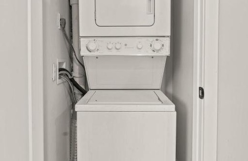 Passyunk Square Apartment | E Passyunk Ave 1 BR Gem - Prime Location!