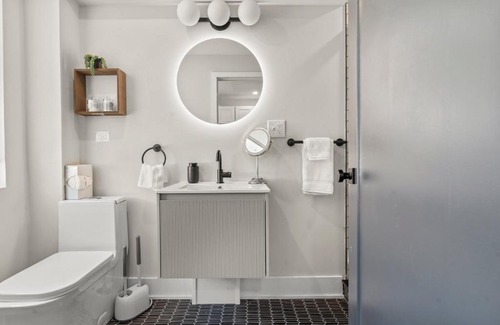 Passyunk Square Apartment | E Passyunk Ave 1 BR Gem - Prime Location!