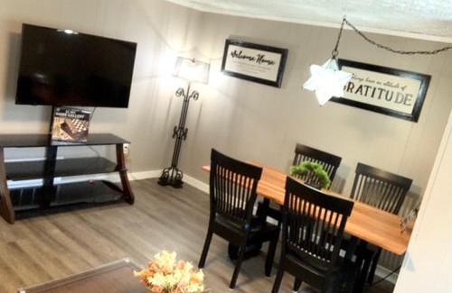 Akron Apartment | E. Turkeyfoot Whole House