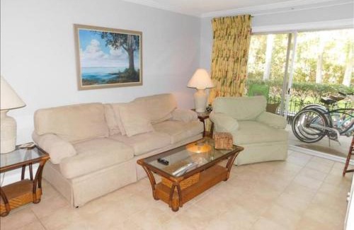 Demere Park Apartment | E11 Peaceful bedroom two bath Ground Level New Shower and Floors Come make some family memories