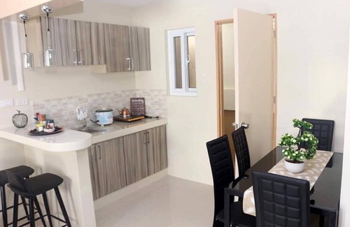 Pilar Apartment | E4 Apartment unit with covered parking