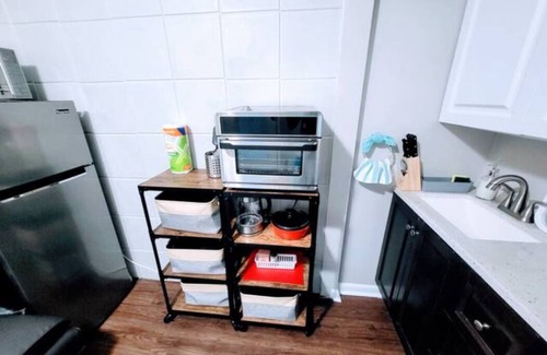 East Ybor Apartment | E9th entire 1 bedroom place with kitchenette