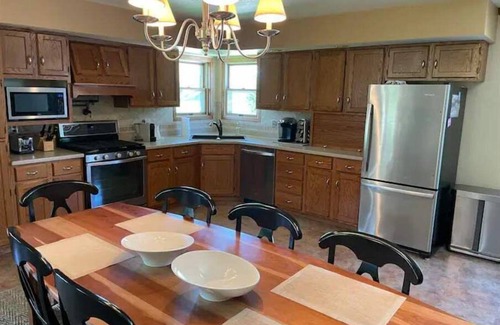 Ripon House | EAA - Country basecamp near Oshkosh + Green Lake