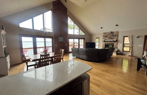 Butte Des Morts House | EAA Lakefront Paradise