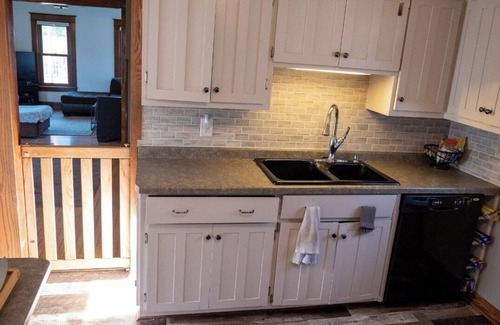 Oshkosh House | EAA Rental, 6 Minutes From EAA Grounds!