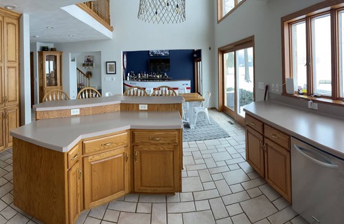 Neenah House | EAA RENTAL on Lake Winnebago!