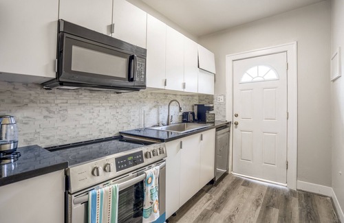 East Downtown Houston Apartment | Eado Hideaway, 3 mins walk to Kroger