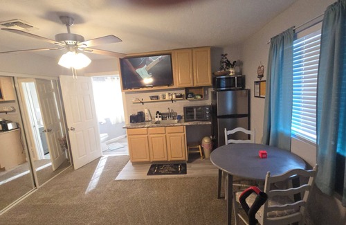 Springerville Apartment | Eagar Hot Tub Getaway. Sleeps 4. Starlink Internet.
