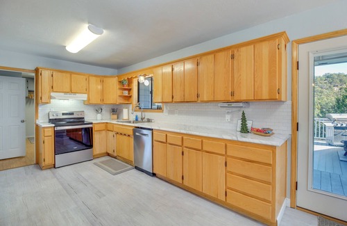 Springerville House | Eagar Vacation Rental Home w/Spacious Deck!