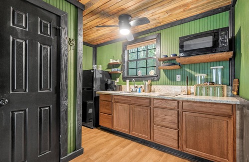 Mineola Cabin | Eagle 1 - Left Side Cabin and NO NEIGHBOR