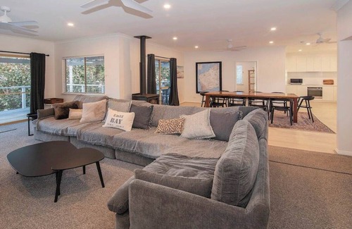 Naturaliste House | Eagle Bay Summerhaus - over the road from beach