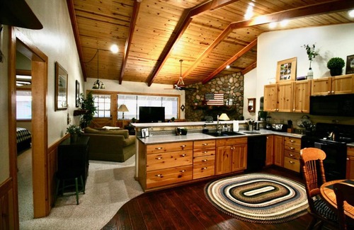 Pinetop House | Eagle Circle
