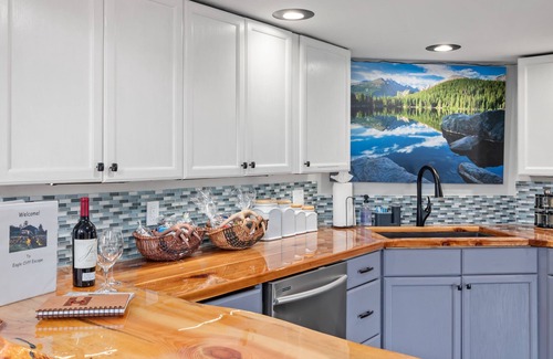 Estes Park Cabin | Eagle Cliff Escape.Escape.Explore.Revive