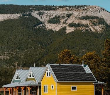 Nordegg House | Eagle - Cozy Tiny Home With Mountain Views