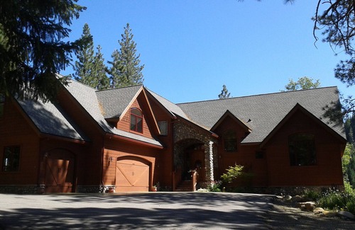 Blairsden-Graeagle Apartment | Eagle eye views of the Feather River canyon and mountains surrounded by forest