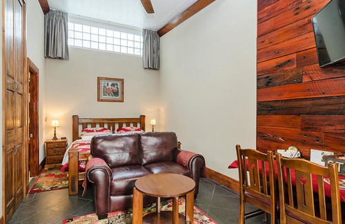 Gawler Bed & Breakfast | Eagle Foundry Bed & Breakfast